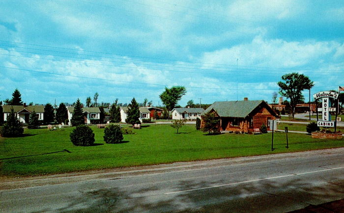 The Cedars Motel and Cabins (Malcoms Motel) - Vintage Postcard
